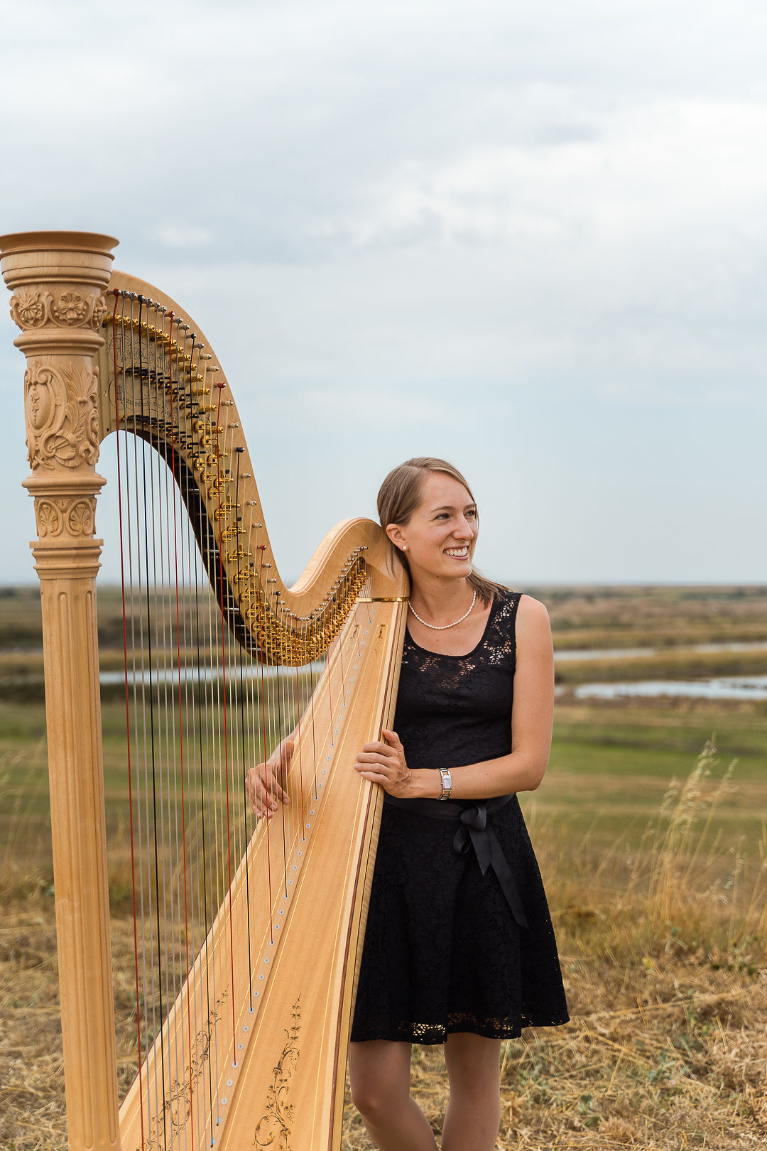 Les musiciens en concert le château fort de saint jean d'angle afin de faire découvrir le patrimoine historique et local